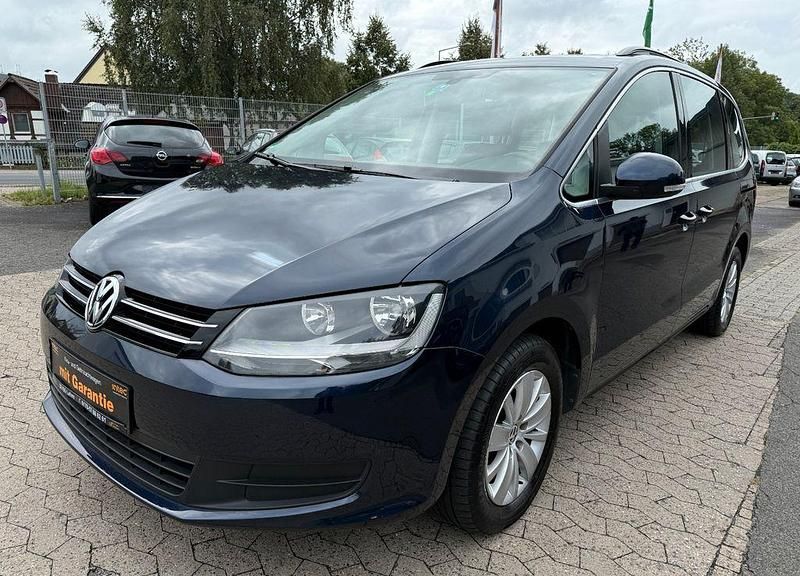 Blau Gebraucht 2011 VW Sharan Comfortline Van / Kleinbus | 12.200 € (Fairer Preis) - Bild 1/4