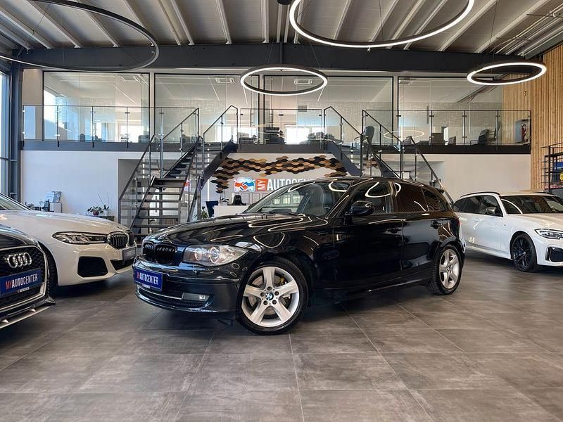 Schwarz Gebraucht 2011 BMW 123 Efficient Dynamics Kleinwagen | 5.399 € - Bild 1/4