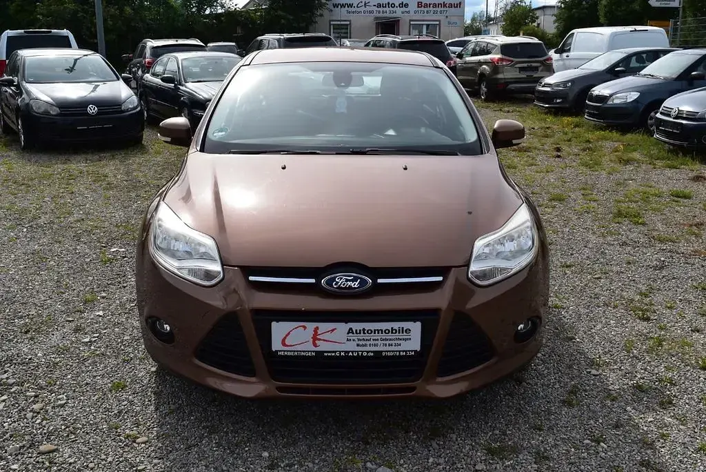 Gebraucht Ford Focus SYNC Edition 125 PS (91 kW) 2014 Braun Limousine