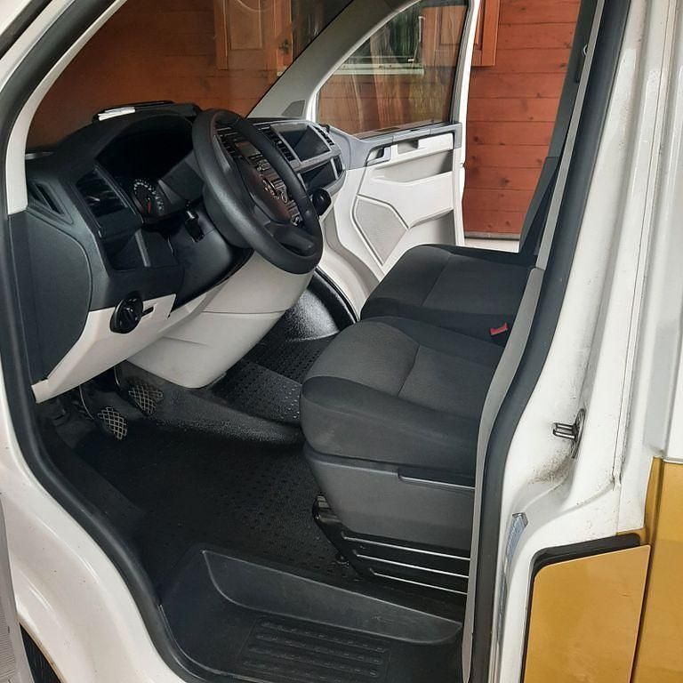 Gebraucht VW Transporter 102 PS (75 kW) 2016 Beige Van