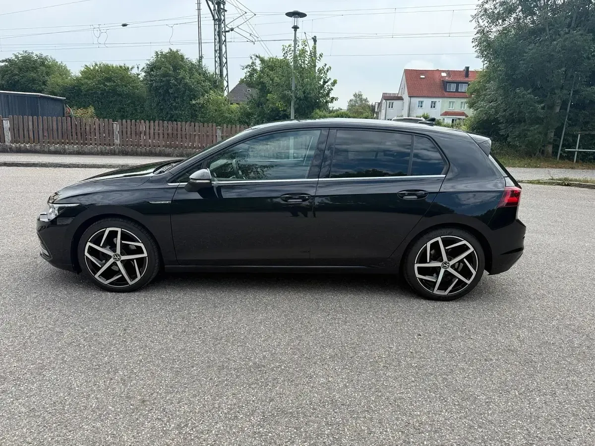 Gebraucht VW Golf VIII Style 150 PS (110 kW) 2020 Schwarz Limousine