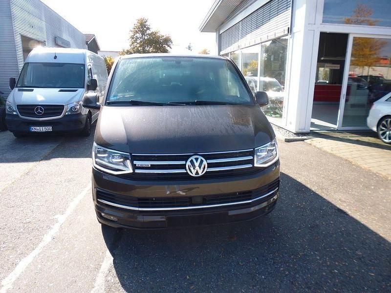 Gebraucht VW Multivan Highline 204 PS (150 kW) 2017 Braun Van