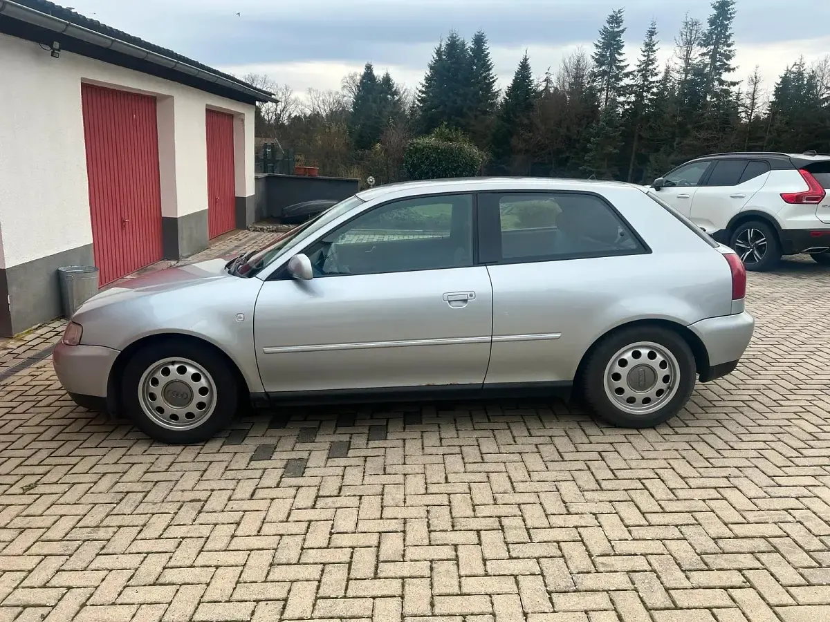 Gebraucht Audi A3 101 PS (74 kW) 1998 Silber Kleinwagen