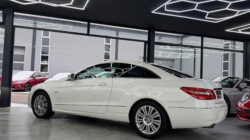 Gebraucht Mercedes E350 292 PS (214 kW) 2009 Weiß Coupé