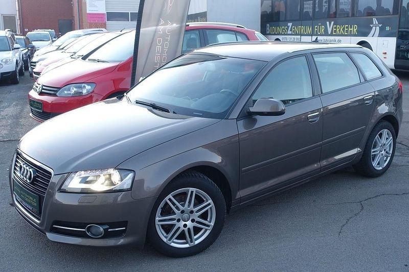 Gebraucht Audi A3 Ambiente 105 PS (77 kW) 2011 Grau Kleinwagen