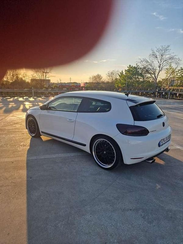Gebraucht VW Scirocco 160 PS (117 kW) 2009 Weiß Coupé
