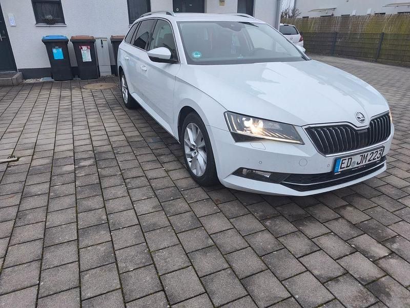 Gebraucht Skoda Superb 190 PS (139 kW) 2019 Weiß Limousine