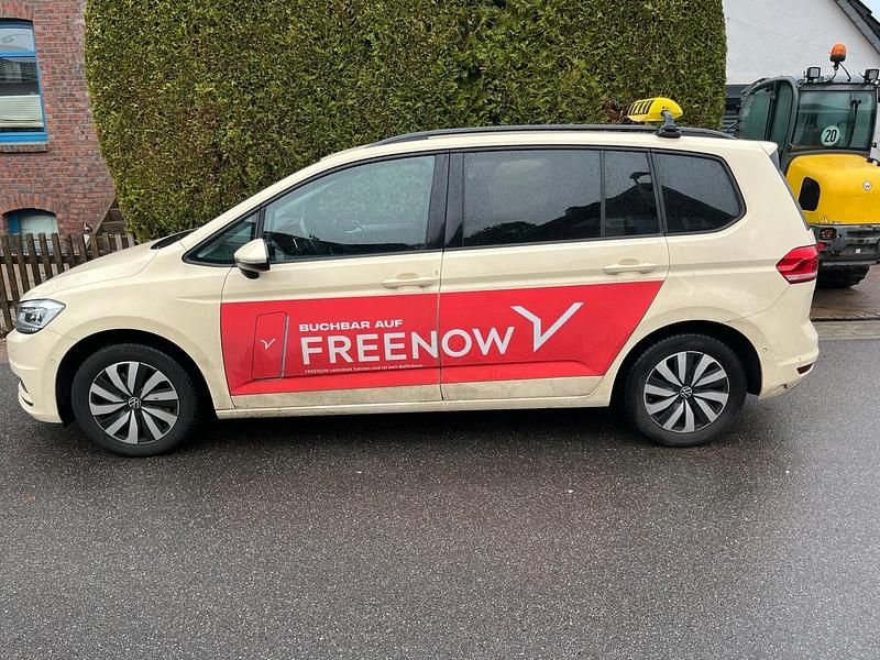 Gebraucht VW Touran 150 PS (110 kW) 2023 Andere farben Van / Kleinbus