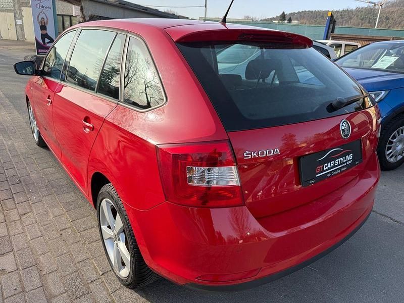 Gebraucht Skoda Rapid Elegance 122 PS (89 kW) 2013 Rot Kleinwagen