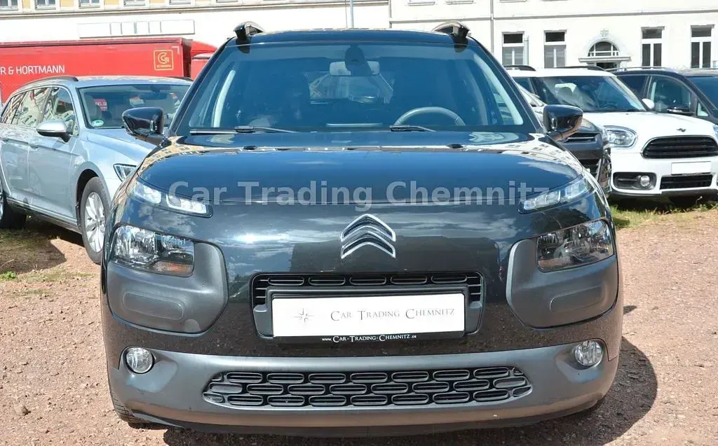 Używany Citroën C4 Shine 82 KM (60 kW) 2017 Czarny SUV