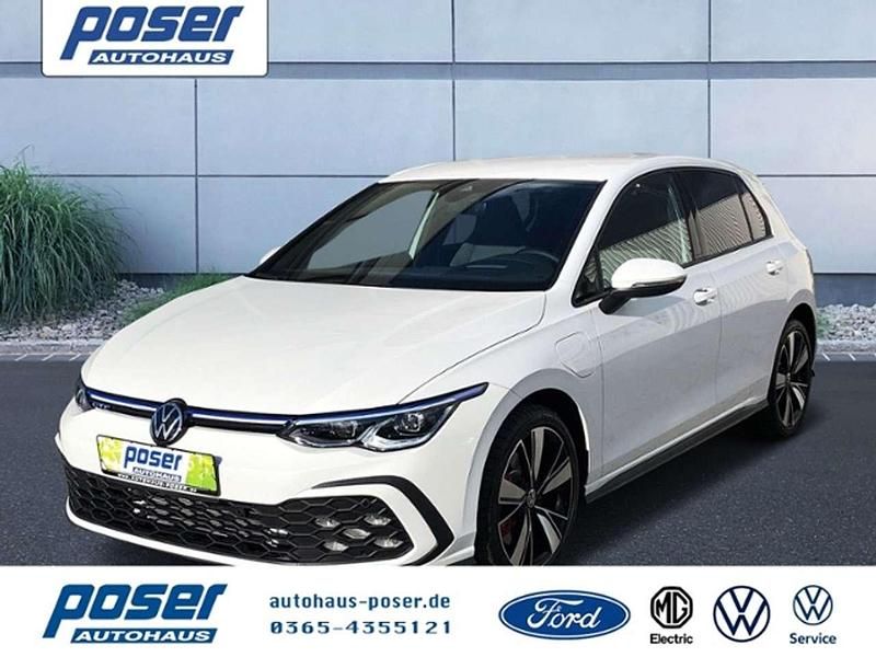 Weiß Gebraucht 2022 VW Golf VIII GTE Limousine | 36.489 € - Bild 1/4