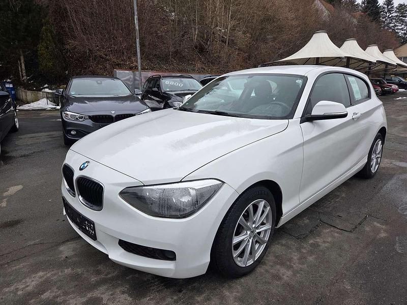 Gebraucht BMW 114 102 PS (75 kW) 2014 Alpinweiss 3 Kleinwagen