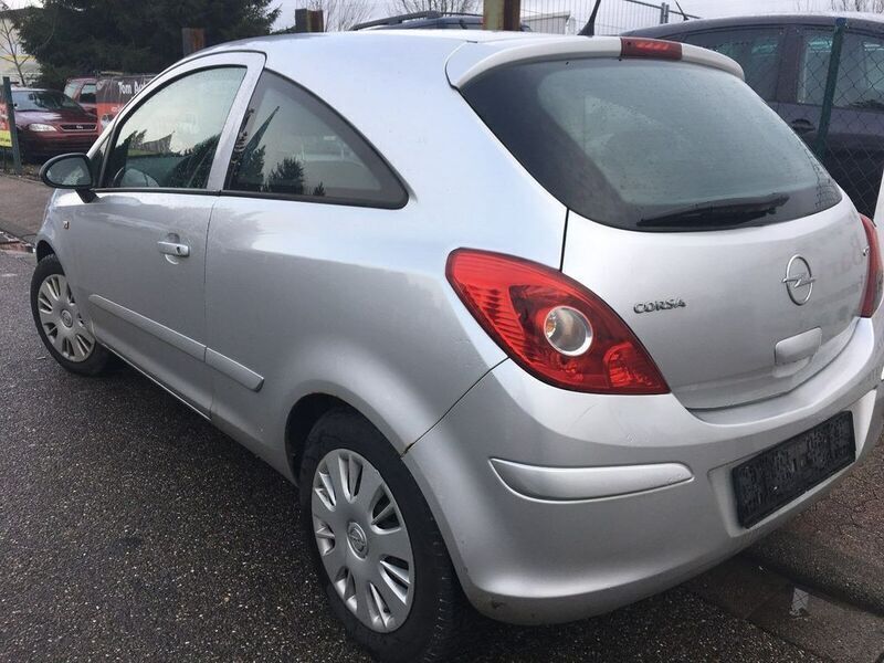 Gebraucht Opel Corsa 75 PS (55 kW) 2007 Silber metallic Kleinwagen