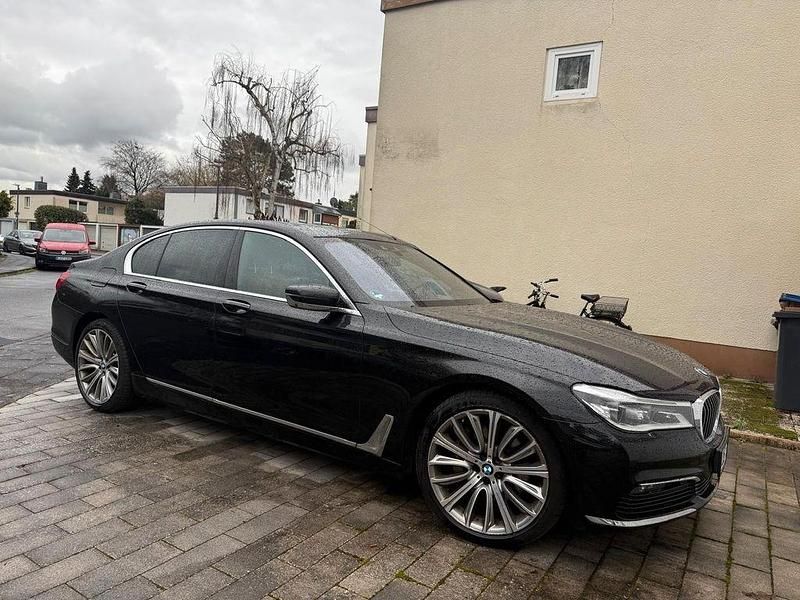 Gebraucht BMW 730 265 PS (194 kW) 2018 Schwarz Limousine