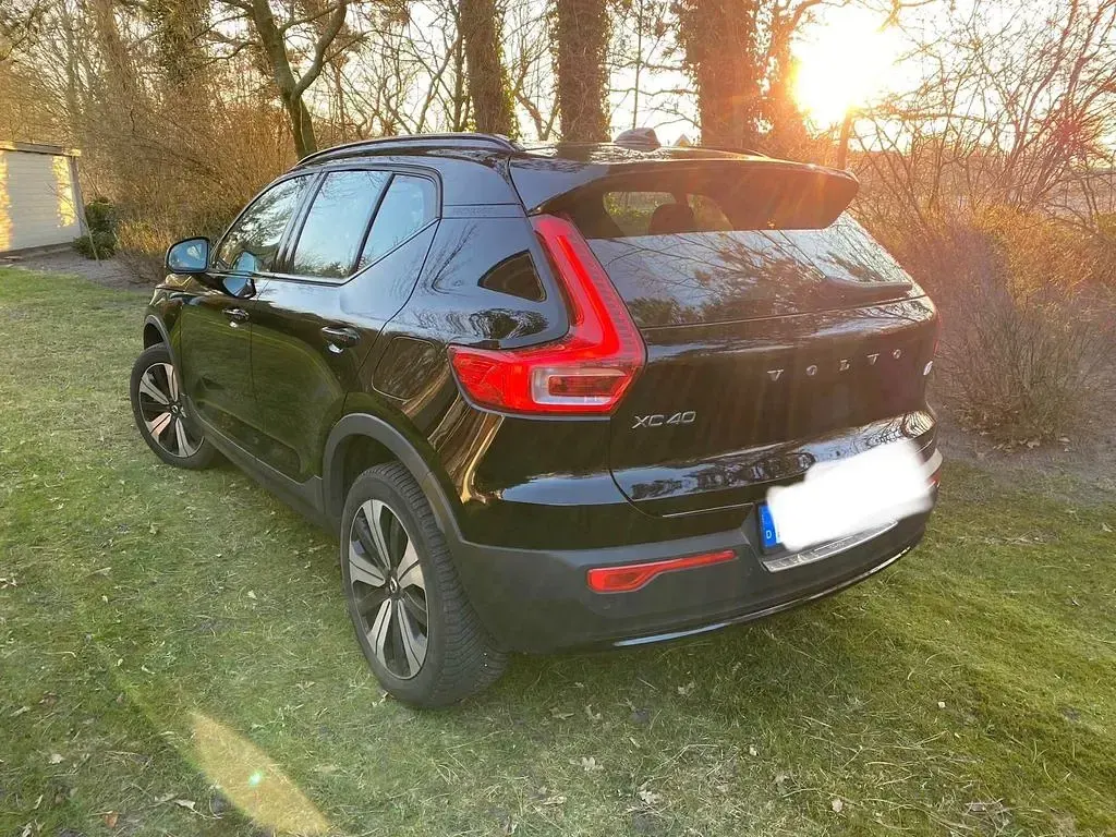 Gebraucht Volvo XC40 Core 169 kW (231 PS) 2023 Schwarz SUV