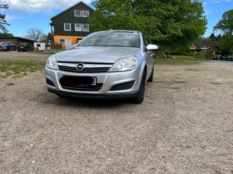 Silber Gebraucht 2007 Opel Astra Limousine | 2.950 € (Fairer Preis) - Bild 1/4