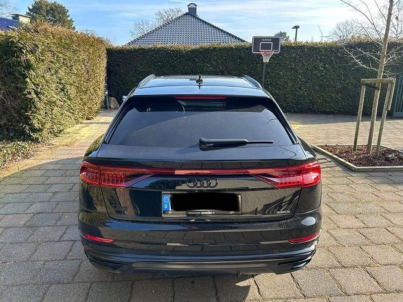 Gebraucht Audi Q8 S-Line 286 PS (210 kW) 2023 Schwarz SUV