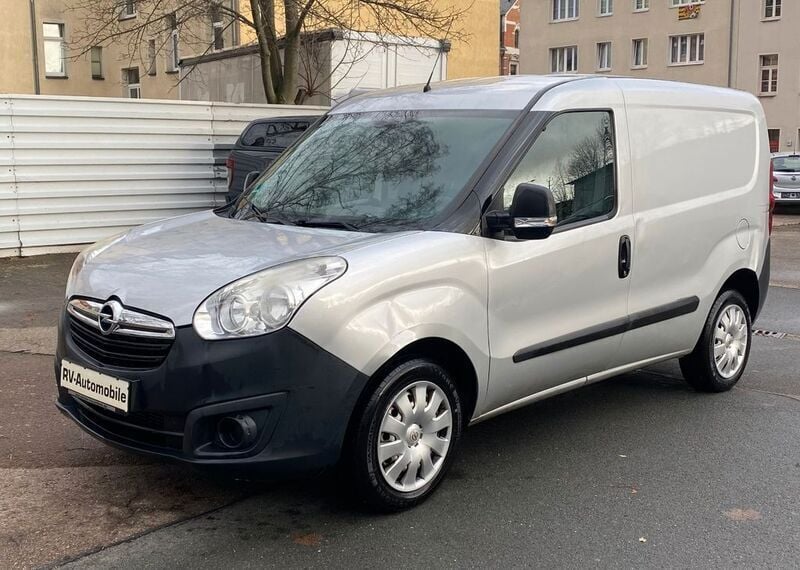 Gebraucht Opel Combo 90 PS (66 kW) 2015 Silber Van / Kleinbus