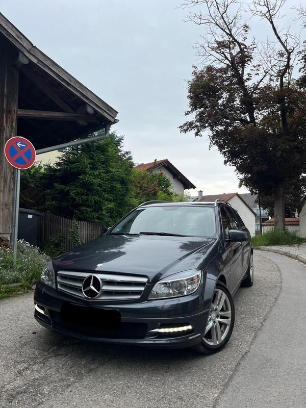 Grau Gebraucht 2010 Mercedes C220 Kombi | 5.500 € - Bild 1/4