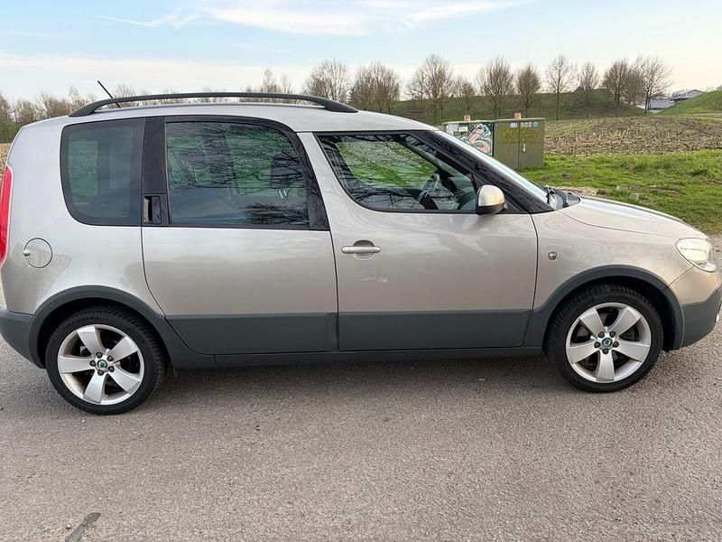 Gebraucht Skoda Roomster 105 PS (77 kW) 2012 Grau Van / Kleinbus