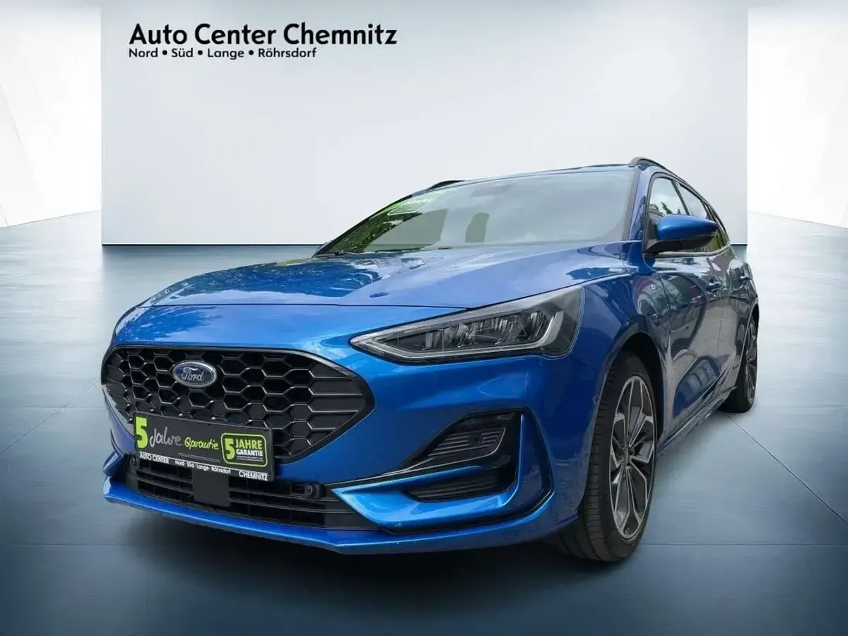 Gebraucht Ford Focus ST-Line X 155 PS (114 kW) 2023 Dynamicblau metallic Kombi