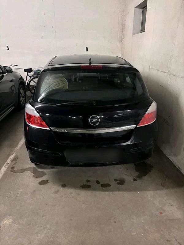 Schwarz Gebraucht 2004 Opel Astra Kleinwagen | 1.300 € (Fairer Preis) - Bild 1/4