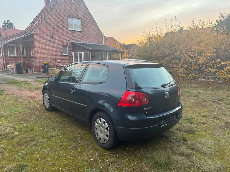 Gebraucht VW Golf V 74 PS (54 kW) 2004 Blau Kleinwagen