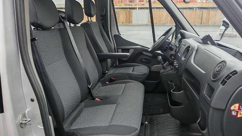 Gebraucht Opel Movano 145 PS (106 kW) 2018 Silber Van