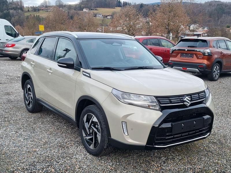 Gebraucht Suzuki Vitara Comfort+ 129 PS (94 kW) 2024 Beige SUV