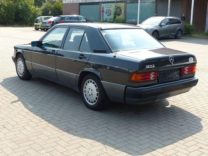 Gebraucht Mercedes 190 118 PS (86 kW) 1989 Schwarz Limousine