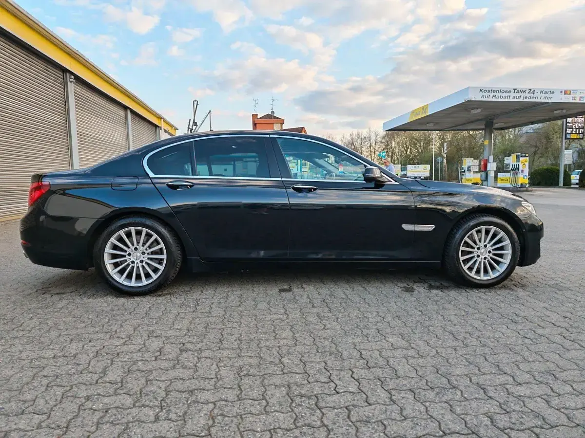 Gebraucht BMW 740 Performance 313 PS (230 kW) 2014 Schwarz Limousine