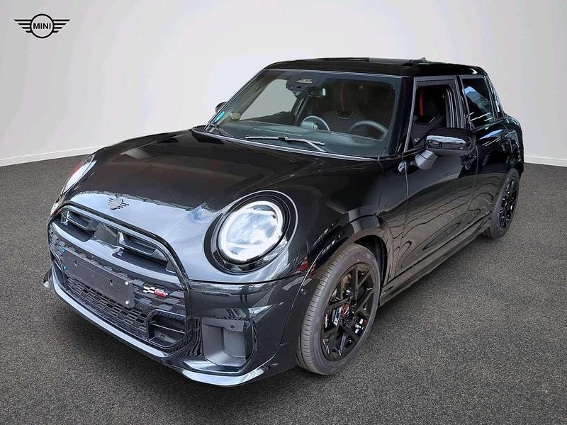 Schwarz Gebraucht 2024 Mini John Cooper Works Kleinwagen | 36.727 € (Etwas zu teuer) - Bild 1/4