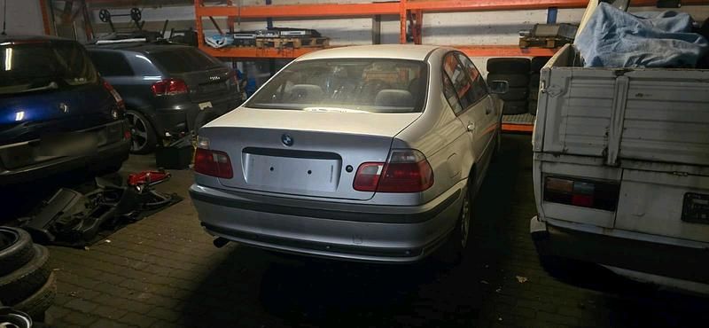 Gebraucht BMW 318 118 PS (86 kW) 1999 Silber Limousine