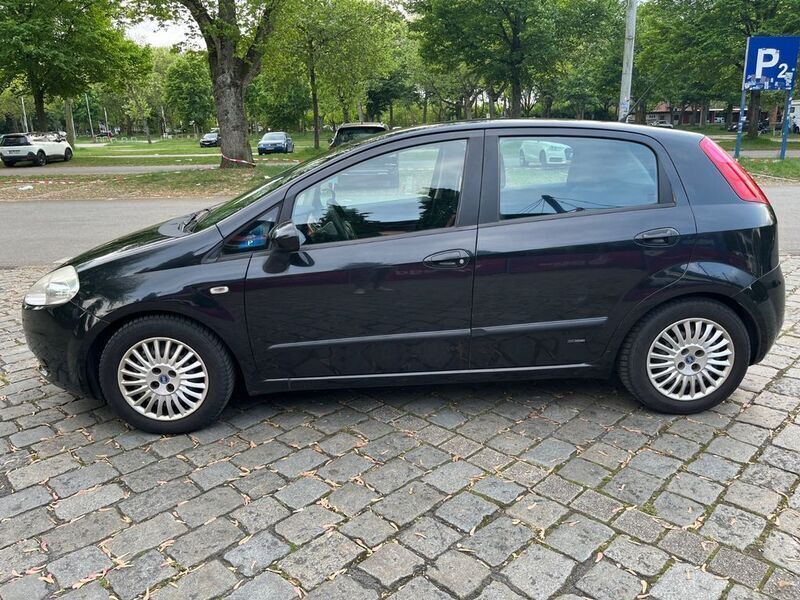 Schwarz Gebraucht 2006 Fiat Grande Punto Kleinwagen | 900 € (Fairer Preis) - Bild 1/4