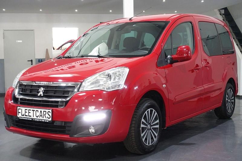 Gebraucht Peugeot TePee Active 110 PS (80 kW) 2017 Rot Kombi