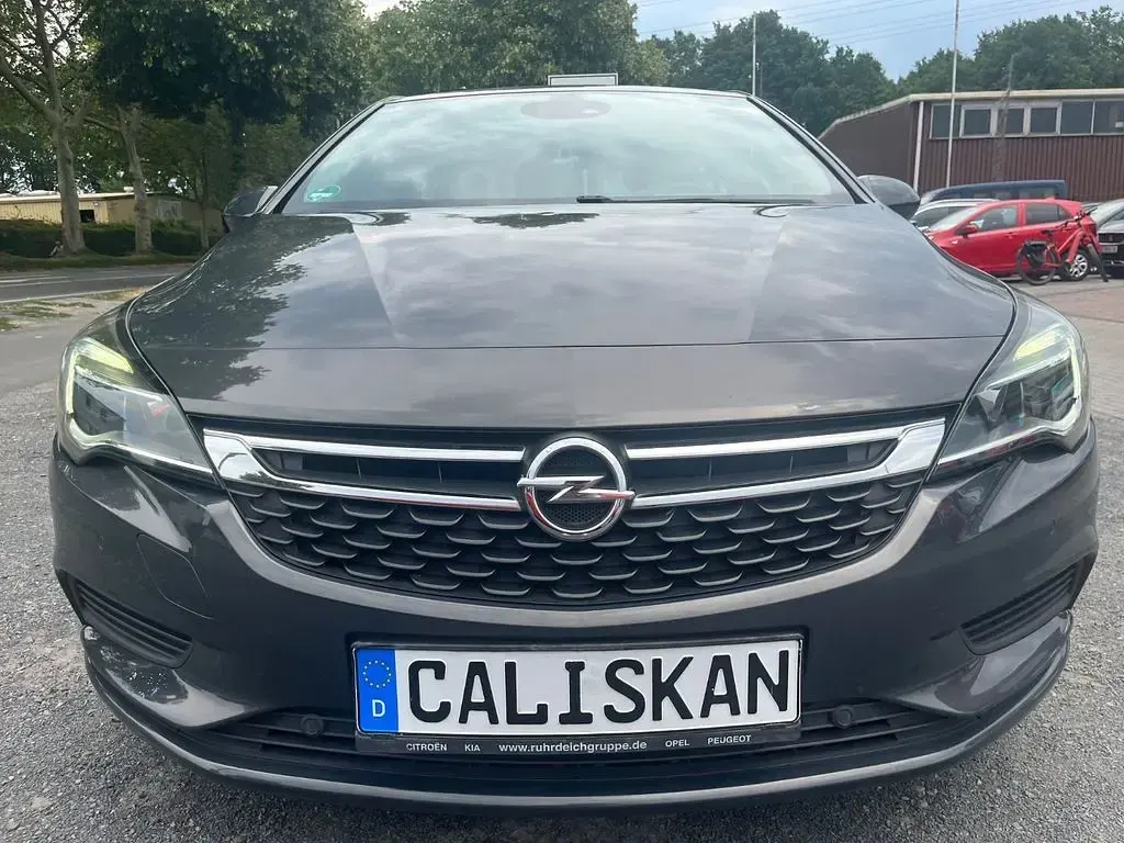 Gebraucht Opel Astra Edition 105 PS (77 kW) 2016 Grau Limousine