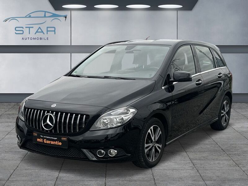 Schwarz Gebraucht 2013 Mercedes B180 Van / Kleinbus | 11.490 € (Fairer Preis) - Bild 1/4