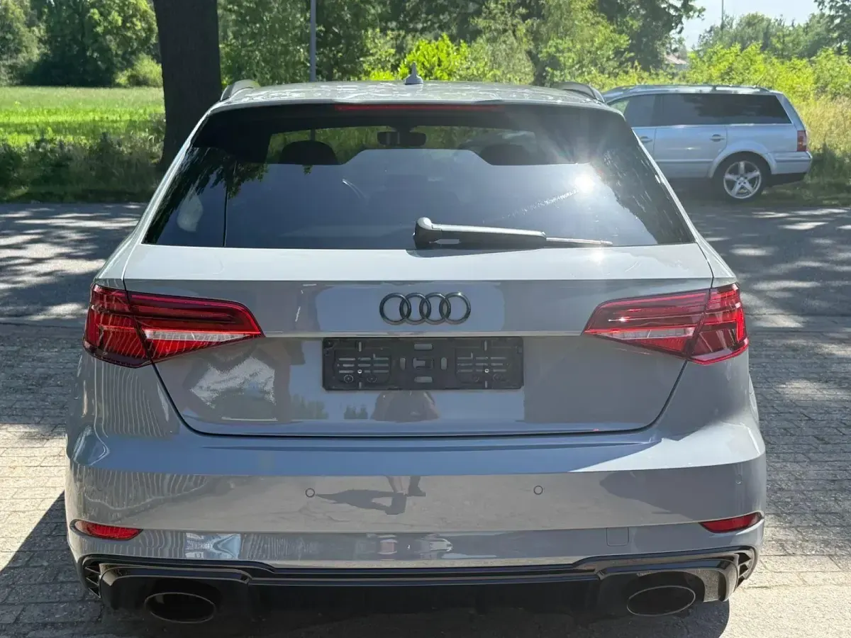 Gebraucht Audi RS3 Sport 400 PS (294 kW) 2018 Grau Limousine