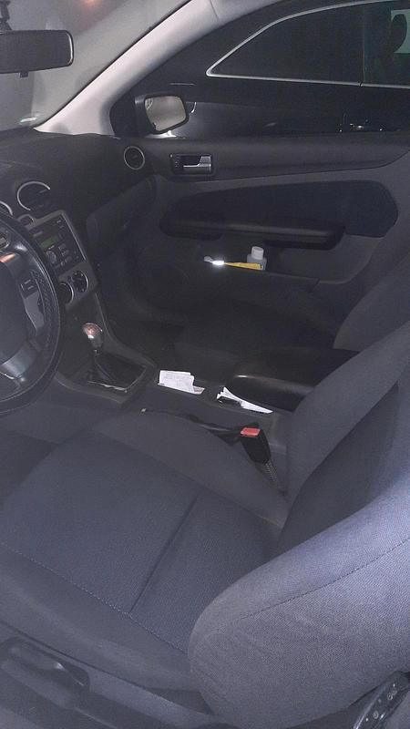 Second-hand Ford Focus 115 CP (84 kW) 2004 Negru Coupe