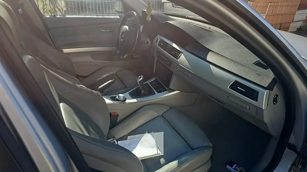 Gebraucht BMW 320 163 PS (119 kW) 2007 Silber Kombi