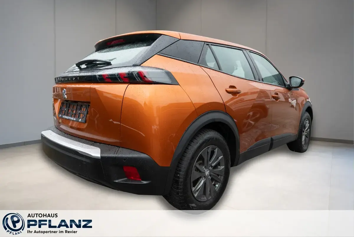 Gebraucht Peugeot e-2008 Active 100 kW (136 PS) 2022 Orange SUV