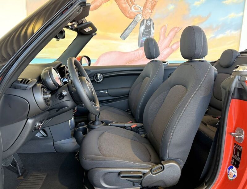 Gebraucht Mini Cooper Cabriolet 136 PS (100 kW) 2019 Solaris orange metallic Cabrio