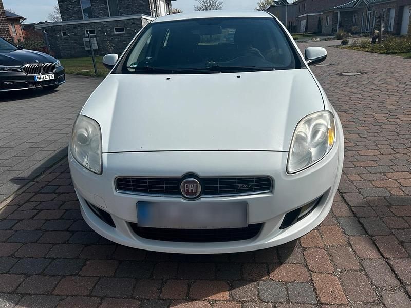 Gebraucht Fiat Bravo 120 PS (88 kW) 2009 Weiß Kleinwagen
