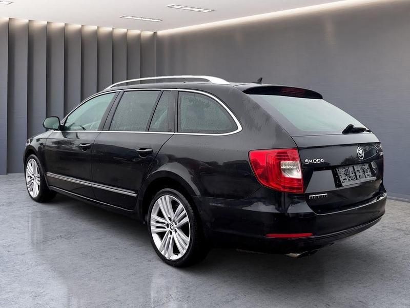 Gebraucht Skoda Superb 170 PS (125 kW) 2013 Schwarz Kombi