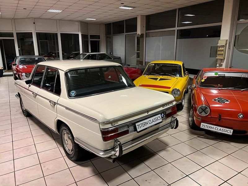 Weiß Gebraucht 1971 BMW 2000 Limousine | 13.900 € - Bild 1/4