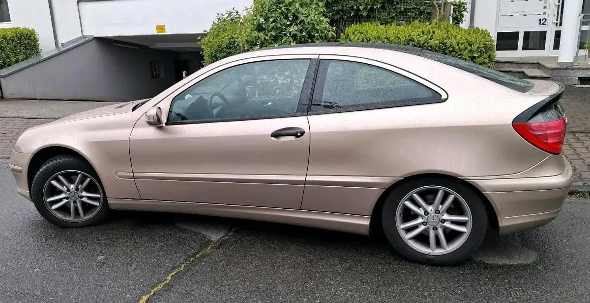 Gebraucht Mercedes C200 163 PS (119 kW) 2003 Gold Coupé