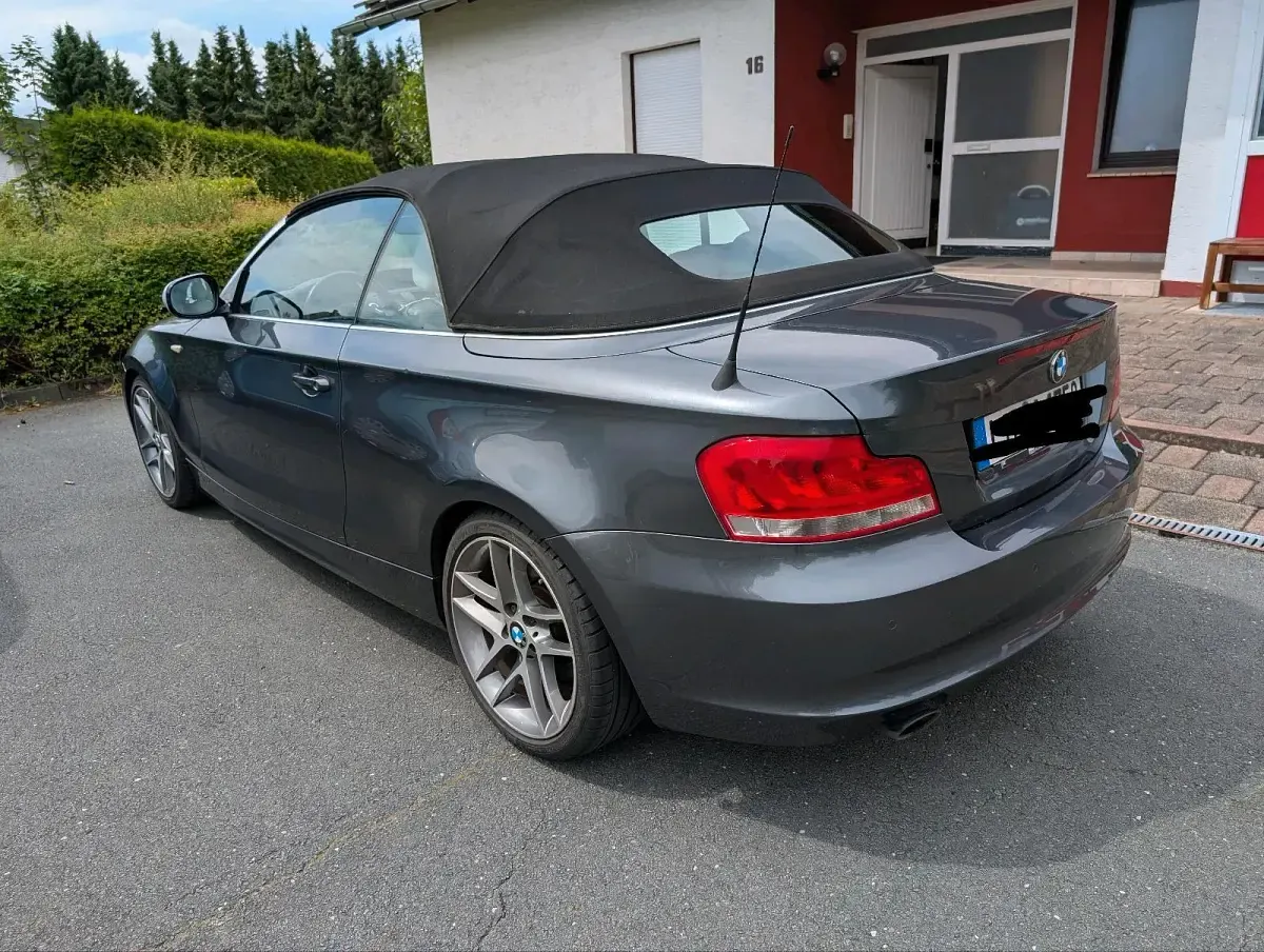 Gebraucht BMW 123 Cabriolet M Sport 204 PS (150 kW) 2013 Grau Cabrio
