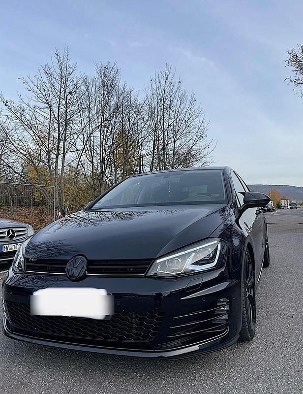 Schwarz Gebraucht 2014 VW Golf VII Limousine | 15.500 € (Teuer) - Bild 1/4