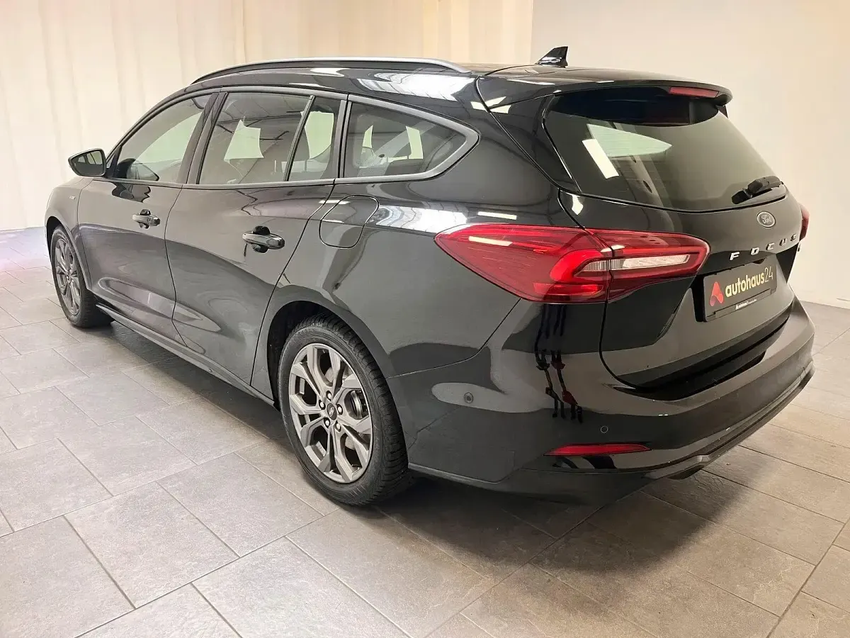 Gebraucht Ford Focus ST-Line 155 PS (114 kW) 2022 Schwarz Kombi