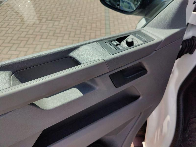 Gebraucht VW T6.1 150 PS (110 kW) 2024 Candyweiß Van